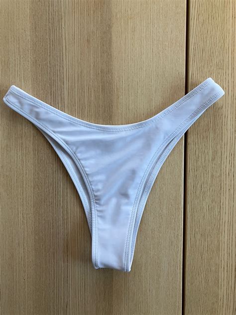 Bikiniunderdel bikini string stringbikini Köp på Tradera 622740879