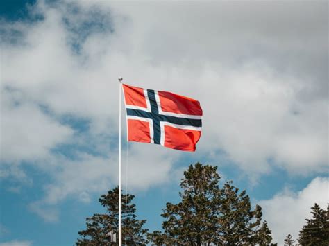 Norway's Flag: The Evolution of a Norwegian Icon - Life in Norway