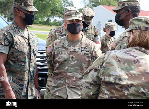 U S Marine Corps Sgt Maj James Porterfield Left The Senior