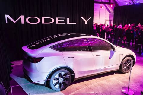 特斯拉Model Y抢先试驾还以为坐在Model 3里 凤凰网