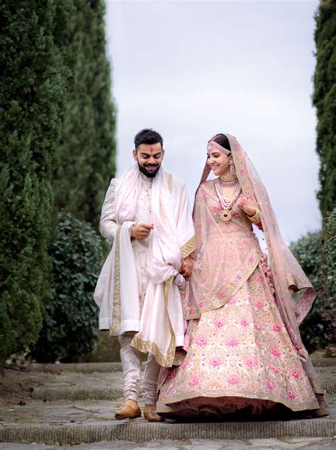 Revisit The Gorgeous Wedding Of Virat Kohli And Anushka Sharma With Us