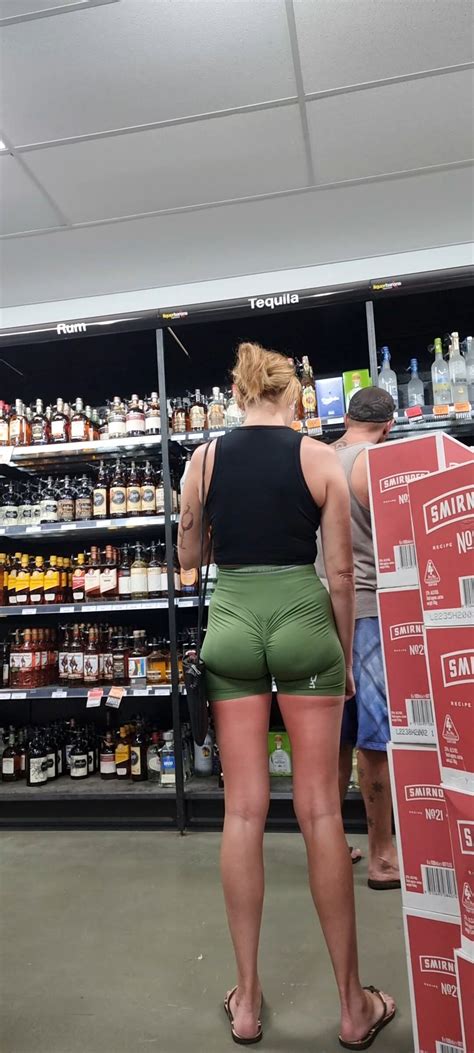 Pawg Ass Eating Up Shorts Oc Spandex Leggings Yoga Pants Forum