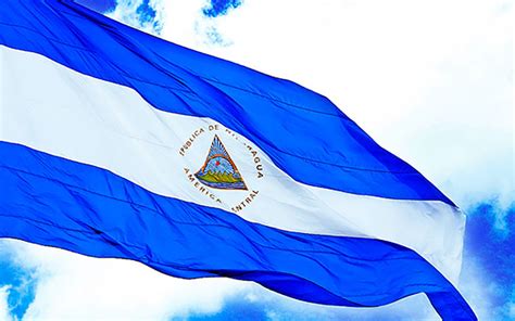 Bandera De Nicaragua Imágenes Historia Evolución Y Significado