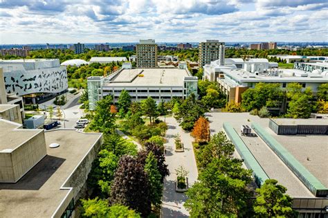 How to navigate the large campus using the yorku map 4