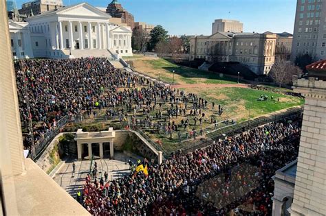 Thousands Of Armed Protesters Turn Out For Trump Supported Gun Rally