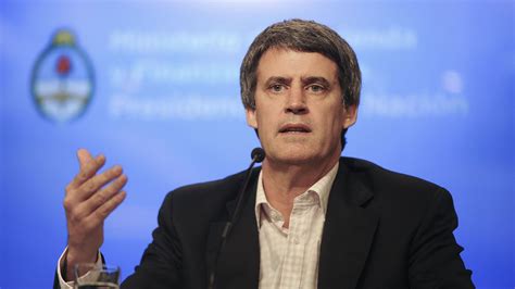 Prat Gay se puso la capa de opositor y salió a criticar a Milei por la denuncia contra un banco