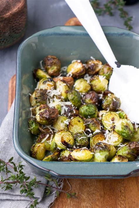 Spruitjes Uit De Oven Met Balsamico En Parmezaanse Kaas Mind Your Feed