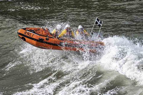 New Rnli Lifeboat Carries Pains Wessex Illuminating Flares Pains