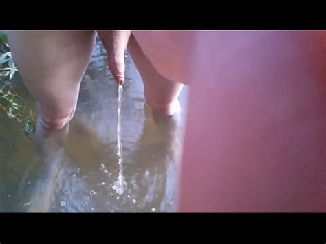 Orinando En Un Lago Dwnscgn 052818 XVIDEOS