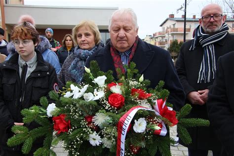 W Ho Dzie Ofiarom Marszu Mierci Ods Oni To Obelisk Biegacze Pobiegli