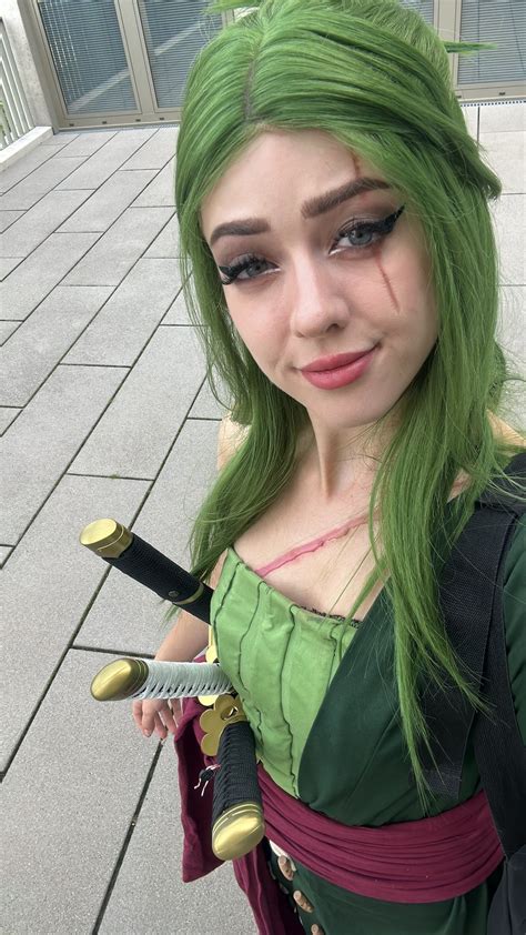 Zoro Cosplay : r/Farbenfuchs_Facharzt