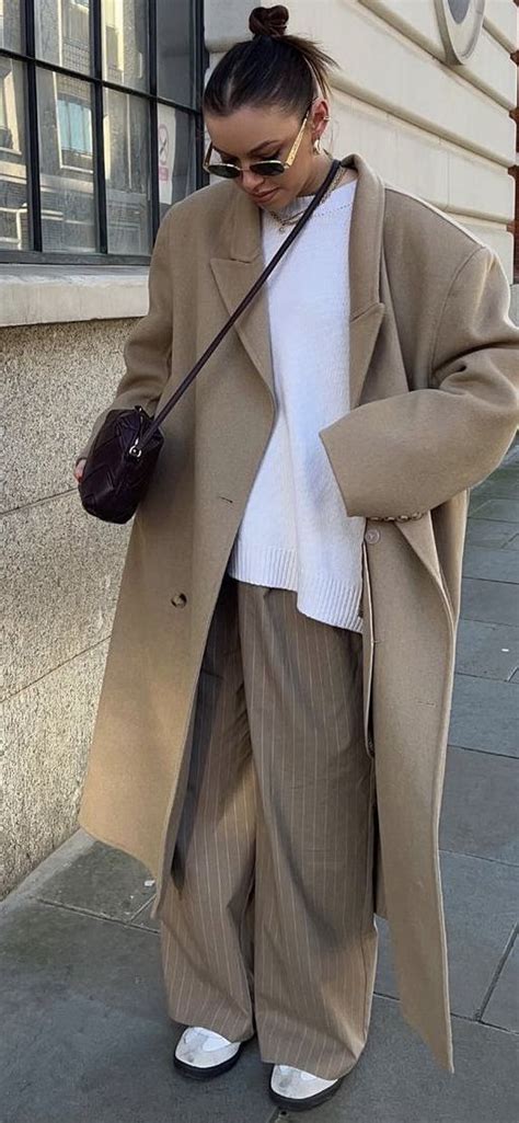 Street Style 2024 Winter In 2024 Minimalist Winter Outfit Neutral