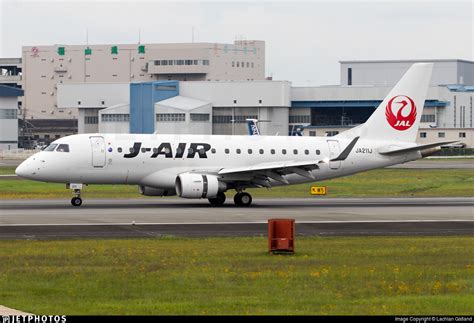 JA211J | Embraer ERJ-170-100STD | J-Air | Lachlan Gatland | JetPhotos