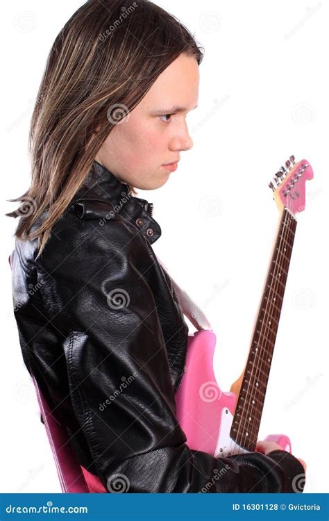 Muchacha Adolescente Con La Guitarra Foto De Archivo Imagen De Rosa