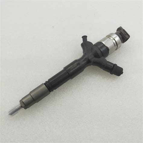 Common Rail Fuel Injector 23670 30320 23670 30320 Suitable For 1KD FTV