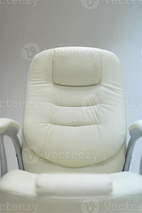 white office chair 10363015 Stock Photo at Vecteezy