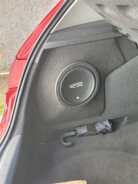 Subwoofer Sa Pojačalom Za Seat Leon Ili Golf