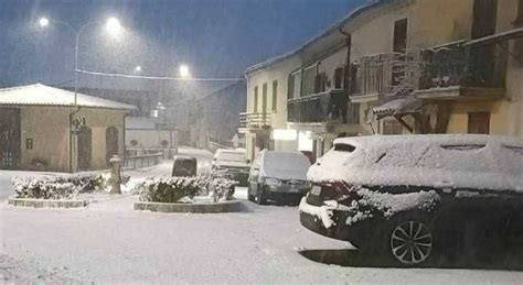 Scuole Chiuse Per Maltempo A Perugia Terni Rieti L Aquila Napoli