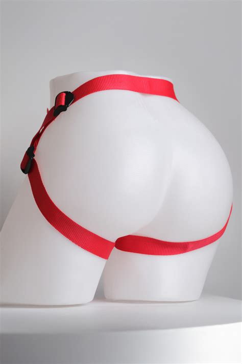 FEMSTAR Küçük ve İnce cm Anal Strapon Kırmızı Kemerli Kadın Erkek Yapay Belden Bağlamalı