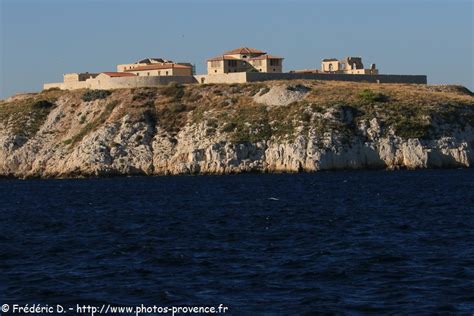 L hôpital Caroline de l île de Ratonneau sur l archipel du Frioul