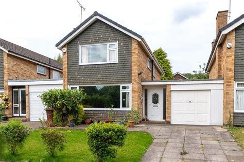 Hall Lane Horsforth Leeds 3 Bed Detached House For Sale £450 000