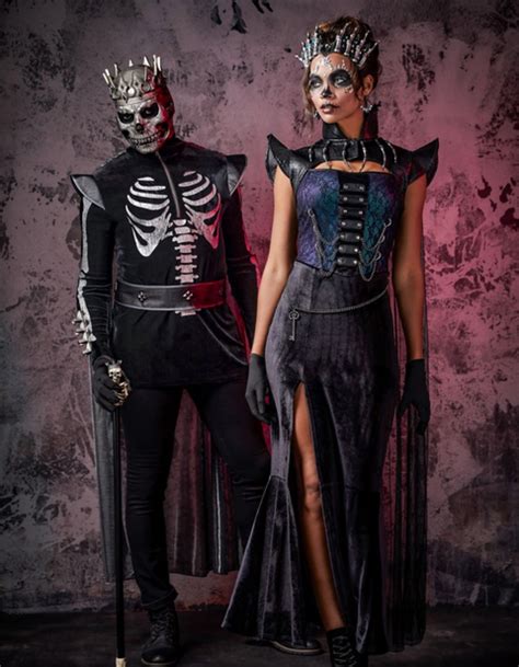 30 Best Scary Couples Costumes For Halloween 2022 Scary Costumes For Couples