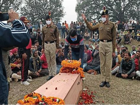 Bsf Jawan Sanjay Singh Died In Rewa Bid Farewell With Military Honors