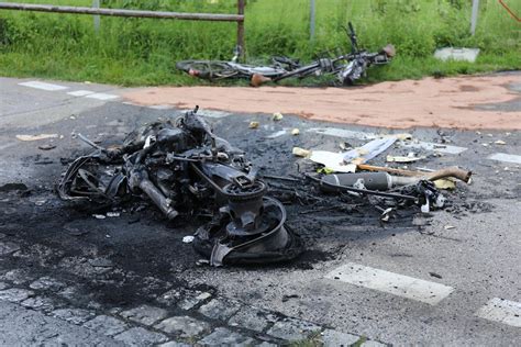 Horror Unfall Biker Kracht In Wohnmobil Tot