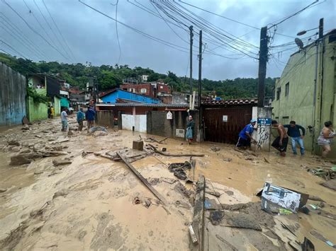 Temporal Causa 24 Mortes Deixa Desabrigados E Fecha Estradas No