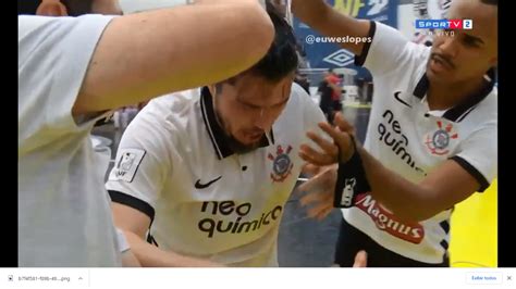 V Deo Guarda Municipal Joga Spray De Pimenta Em Jogadores Do