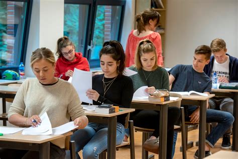 Docenten En Leerlingen Regio Arnhem Maken Overuren Voor Herexamens