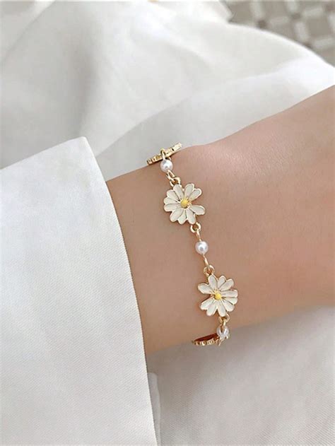 Pieza Brazalete De Margarita Minimalista Y Elegante Adecuado Para Que