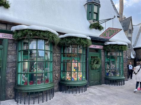 PHOTOS Holiday Décor Begins to Arrive in The Wizarding World of Harry