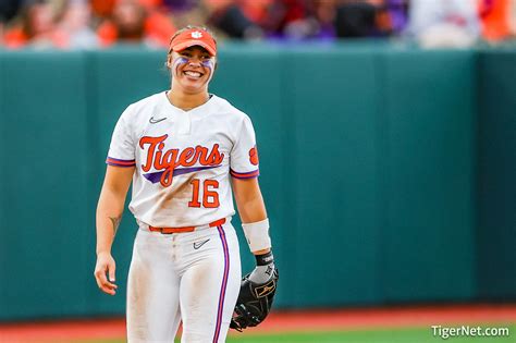 Clemson Softball Photo Of Alia Logoleo And South Carolina Tigernet