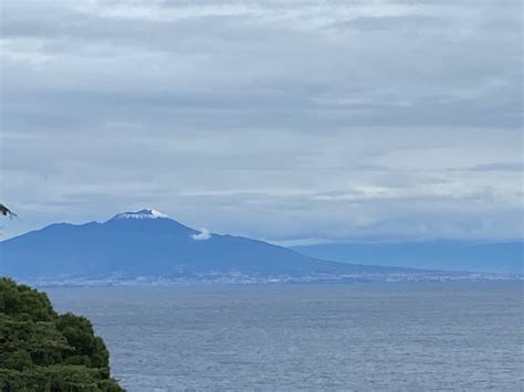 Neve In Campania Con La Cima Del Vesuvio Imbiancata E Brusco Calo Delle