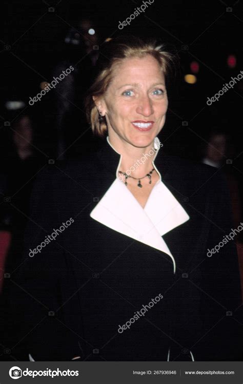 Edie Falco Premiere Normal 2003 — Stock Editorial Photo © Everett225