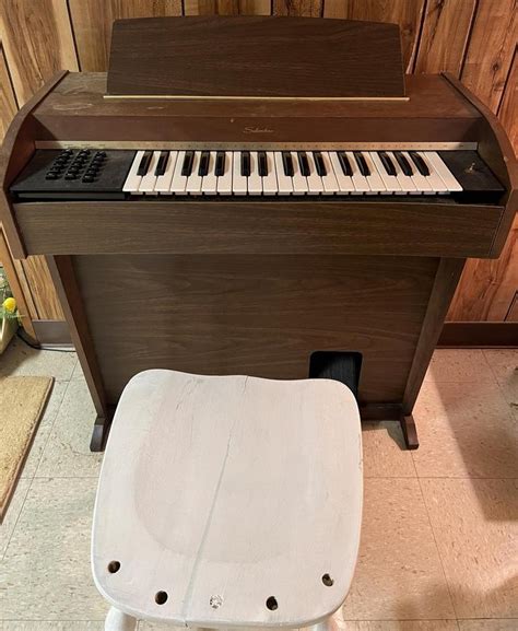 Auction Ohio Vintage Silvertone Organ