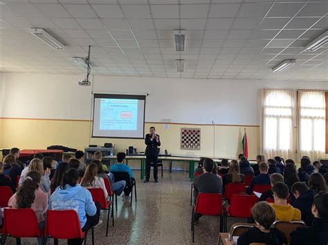 Incontro Formativo Contro Il Bullismo E Cyberbullismo I C Venezia 3