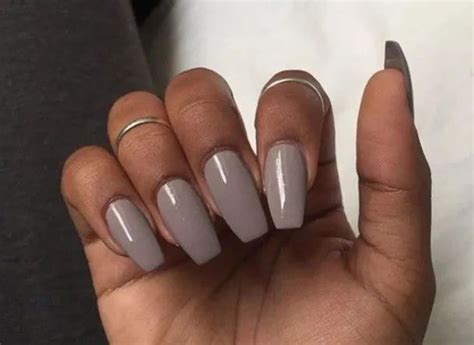 17 Nail Colors That Flatter Dark Skin Dark Skin Manicure Fun Nail Colors Nail Colors