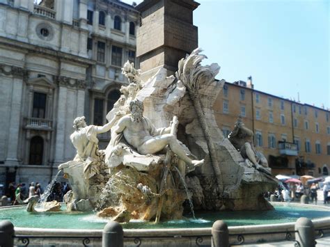 Piazza Navona Fountain-Rome : pics