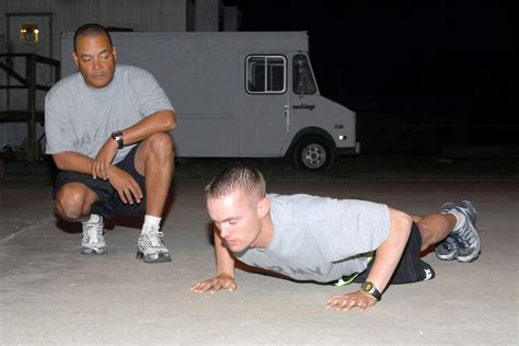 Supersets for Push-ups and Sit-ups | Military.com