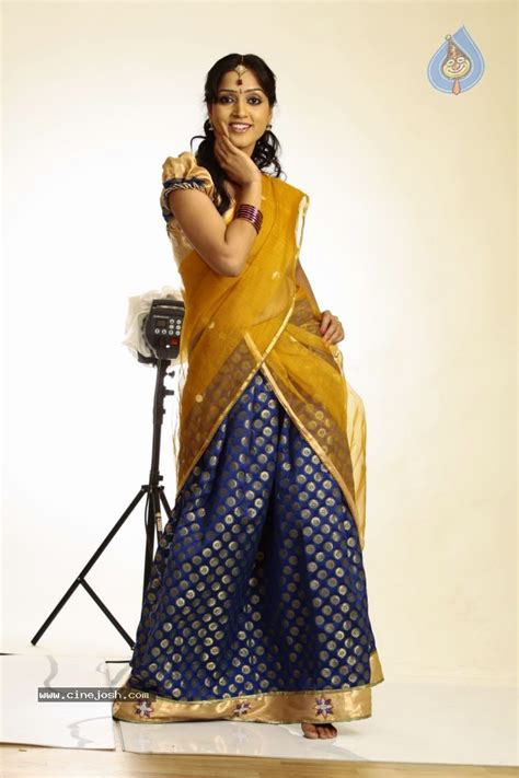 Divya Singh Hot Gallery Photo 38 Of 102