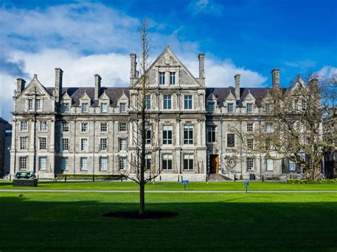 El Trinity College De Dublín Una Universidad Con Historia Prestigio Y