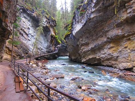 亞伯達 夏訪班夫國家公園，橫穿約翰斯頓峽谷 Johnston Canyon Banff National Park For