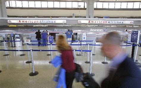 American Airlines Flight To Chicago Makes Emergency Landing At Newark Airport