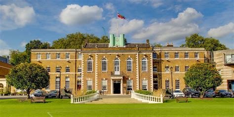 Honourable Artillery Company Members Tour National Army Museum