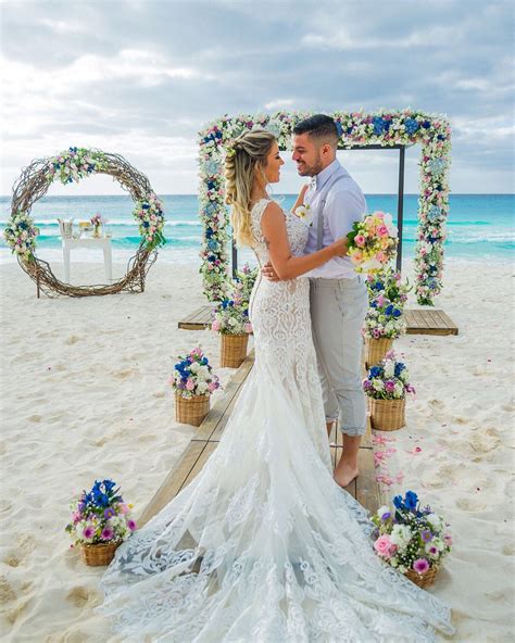 Casamento na praia sempre é lindooooo Mozaoooo o que acha da ideia de