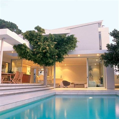 Camps Bay luxury villas and apartments