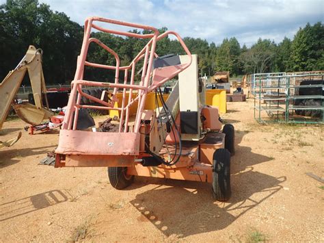 JLG 35 ELECTRIC Manlift - J.M. Wood Auction Company, Inc.