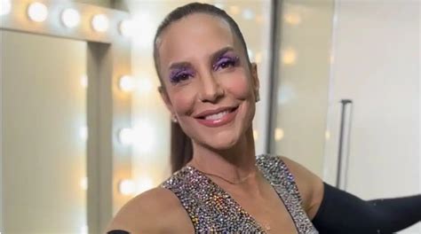 Ivete Sangalo Mostra Suas G Meas Em Passeio Iguais A Mam E